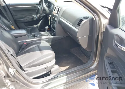 2010 Chrysler 300 Touring/Signature Series/Executive Series from USA, damaged, VIN 2C3CA5CV2AH138882